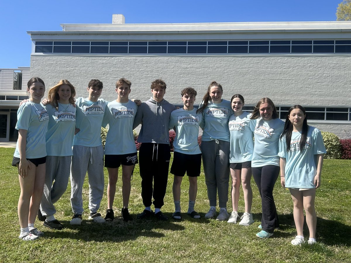 Congratulations to all the East Brunswick Bears who competed at the Sunkissed Invitational w/ RVY over the last few days! 

Coach Carney &amp; Coach Russo are proud of you all! 🏊‍♀️🐻🏊‍♂️