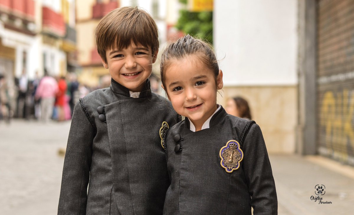 Hoy es el día que volvemos a ser como ellos.
Que nunca os roben la ilusión.
#SuenaCigarreras 
#SSantaSevilla24