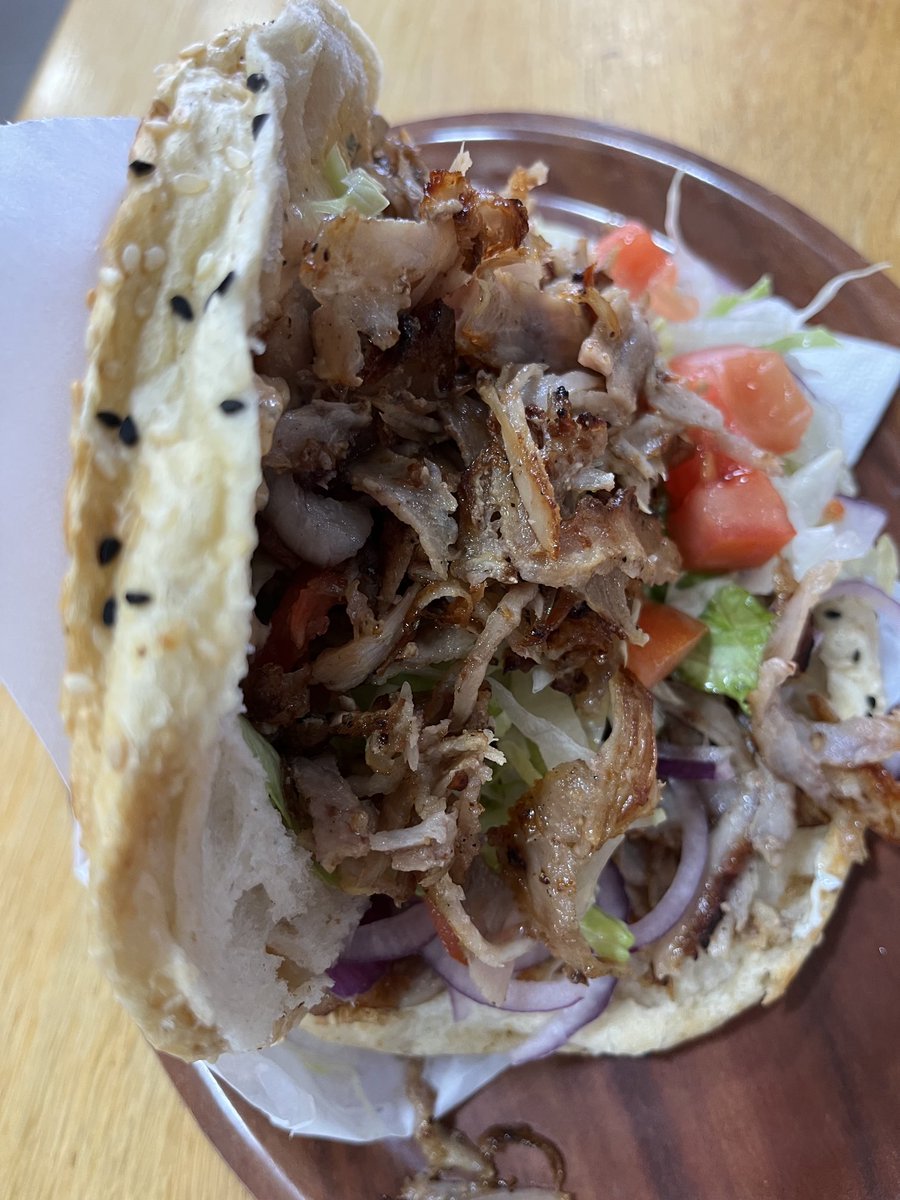 10% de la population de Berlin est d’origine turque. On mange les meilleurs kebabs et böreks dans le petit Istanbul de Kreuzberg. ⁦<a href="/BerlinTourism/">visitBerlin</a>⁩ ⁦⁦<a href="/GermanyTourism/">GermanyTourism</a>⁩ #berlin #turc #kebab