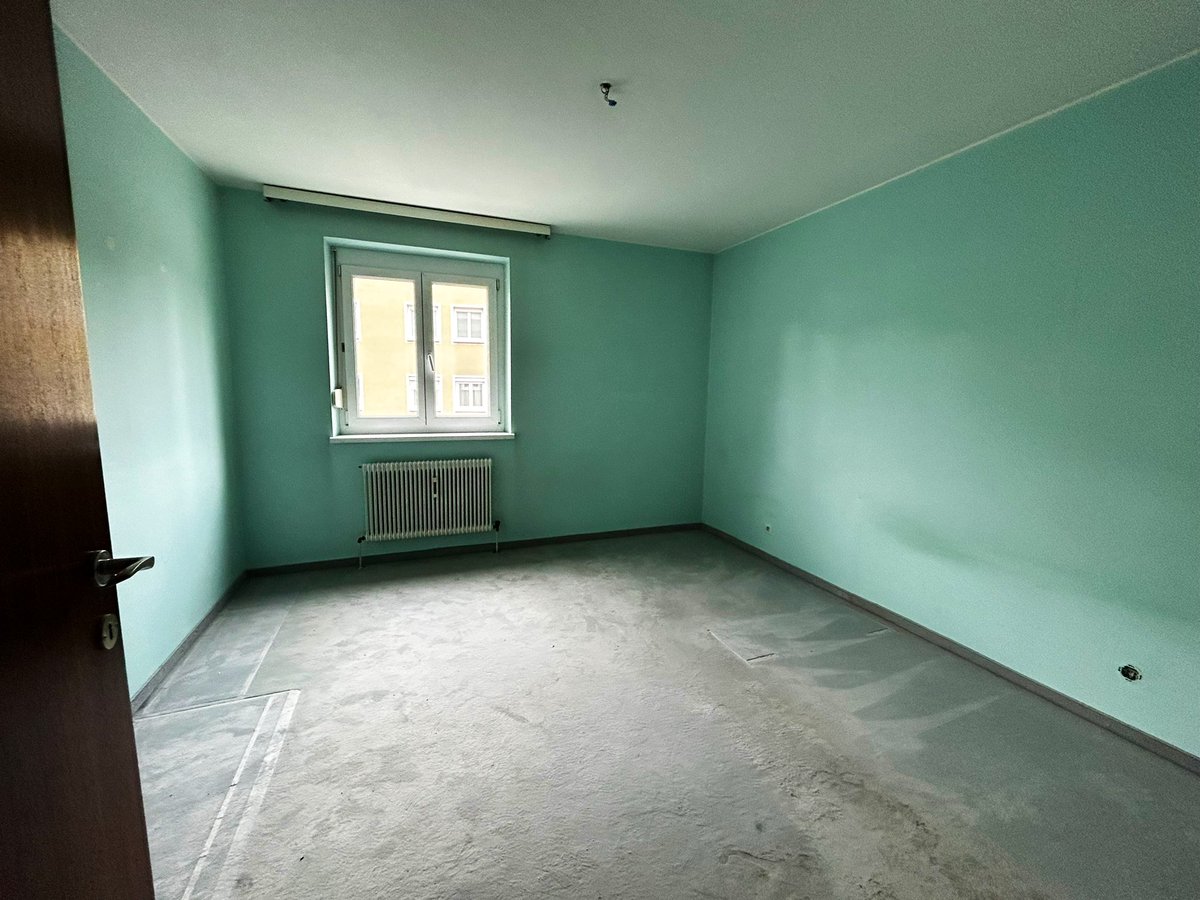 fabianone's tweet photo. Neue Wohnung in #Salzburg #Maxglan zum #Kauf auf unserer Website https://t.co/ZBNTzT0Cu2

Die #Wohnung ist eine schön konfigurierte 3,5 Zimmer Wohnung mit einer #Einzelgarage im Erdgeschoss. 

Etwas abgewohnt und leicht sanierungsbedürftig in einer sehr ruhigen Lage. Interesse? https://t.co/hvDlTvCACq
