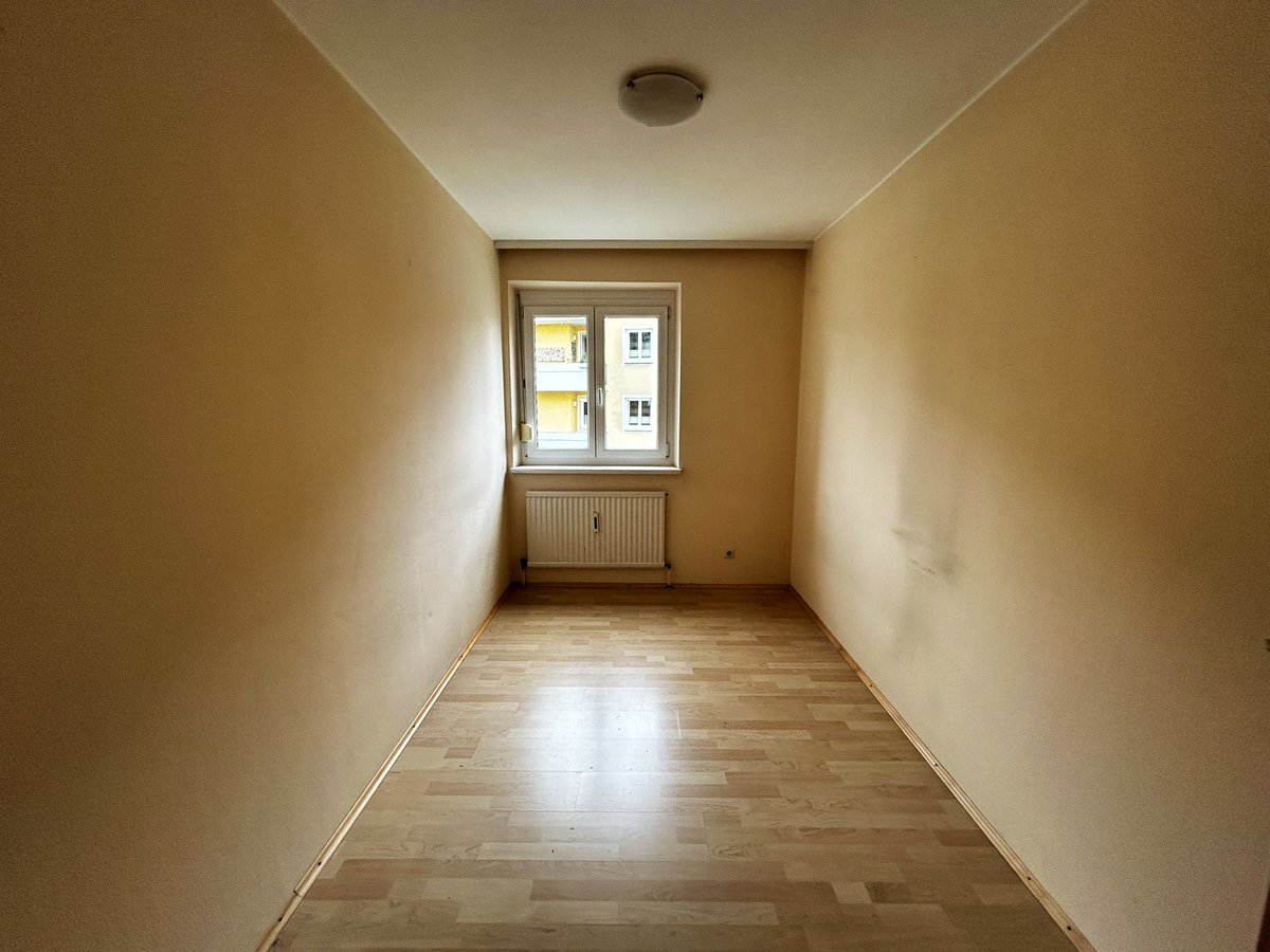 fabianone's tweet photo. Neue Wohnung in #Salzburg #Maxglan zum #Kauf auf unserer Website https://t.co/ZBNTzT0Cu2

Die #Wohnung ist eine schön konfigurierte 3,5 Zimmer Wohnung mit einer #Einzelgarage im Erdgeschoss. 

Etwas abgewohnt und leicht sanierungsbedürftig in einer sehr ruhigen Lage. Interesse? https://t.co/hvDlTvCACq