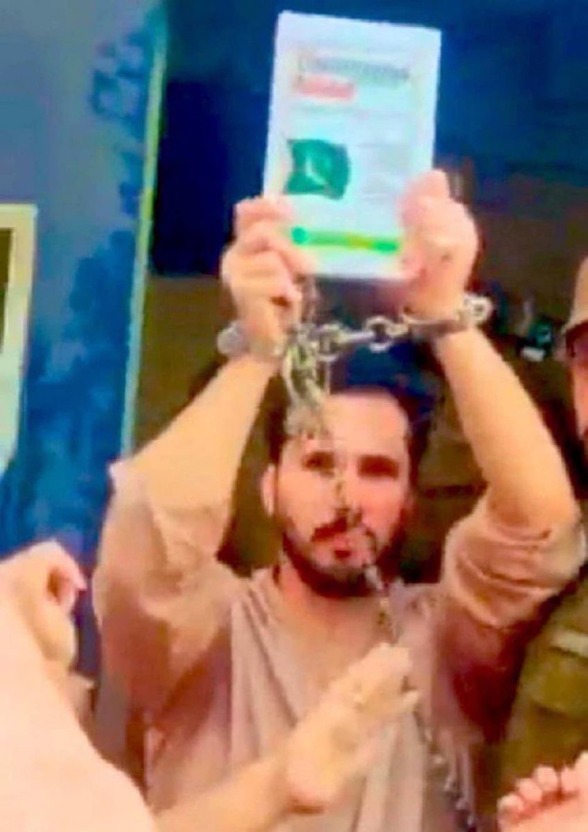 ماموں کی طرح بہادر۔۔ہم بھولے نہیں آپ کو۔۔

انشاء اللّٰہ جلد خان اور آپ آزاد ہوں گے۔۔
سویلین کا ملٹری ٹرائل نا منظور۔۔