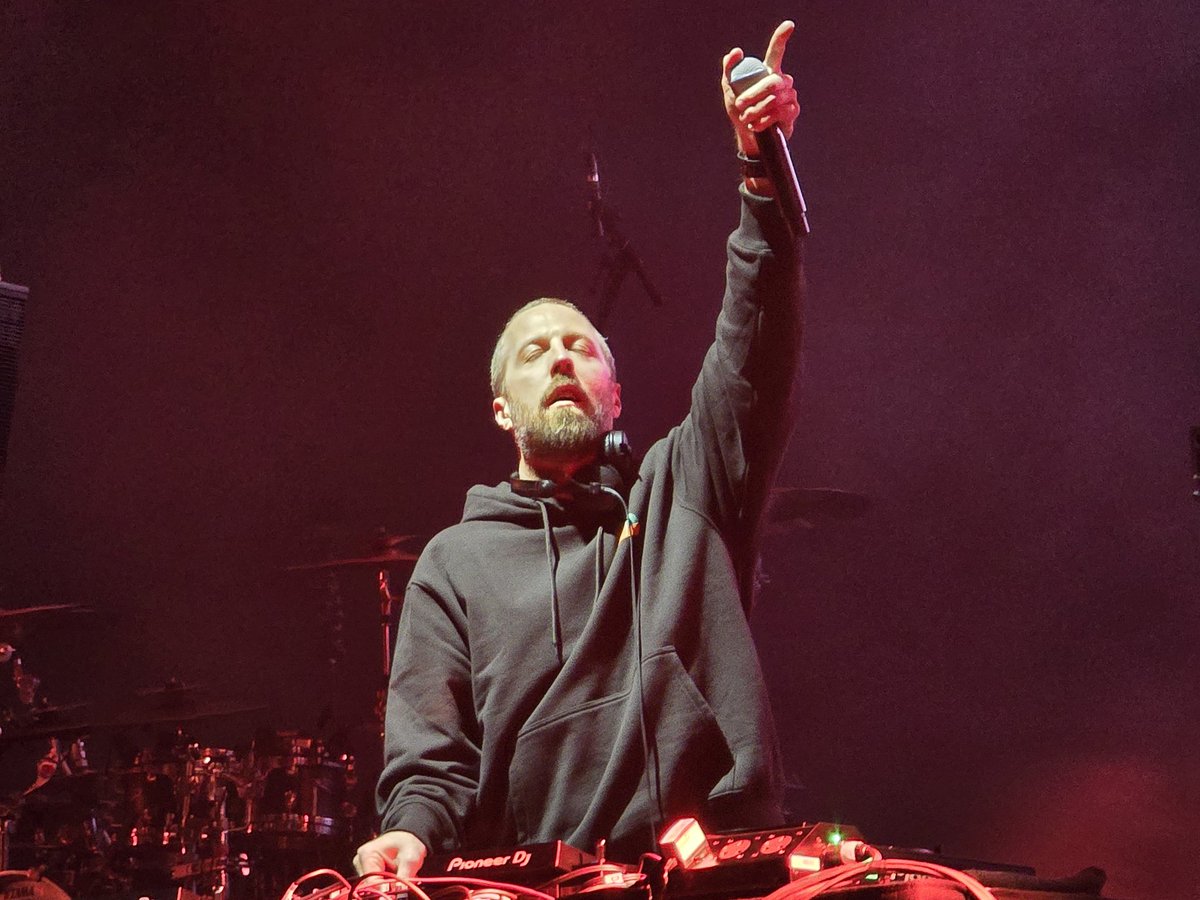Great warmup set from <a href="/therealshockone/">SHOCKONE</a> <a href="/fdarena/">first direct bank arena</a> <a href="/Pendulum/">Pendulum</a>
