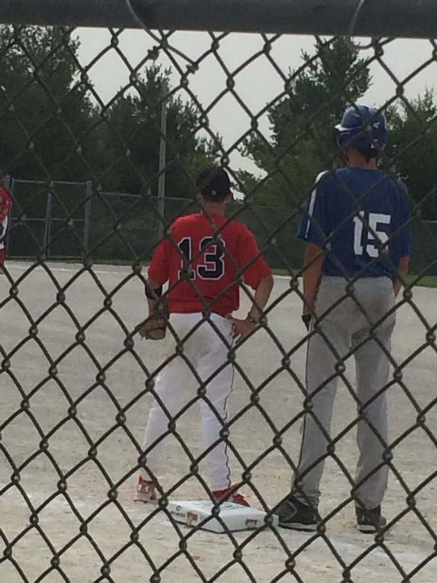 pelleyhockey's tweet image. .@CPELL13 (Oakville A’s) v. Purdue’s Zach Edey (North York) back in 2015 age 13 yrs! 🤣🤣🤣