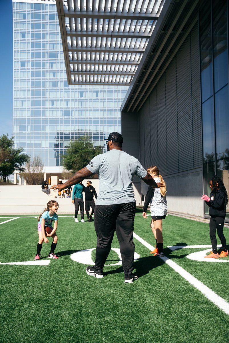 Kahlil_Mckenzie's tweet photo. The definition of can… Is doing ‼️

1st Sports Academy Foundation All-Girls Flag Football Camp in the books can’t wait for the next… and the next and the next and the next !! The young ladies were amazing and here’s to laying the foundation for the brightest of futures! https://t.co/jWjr6xvus8