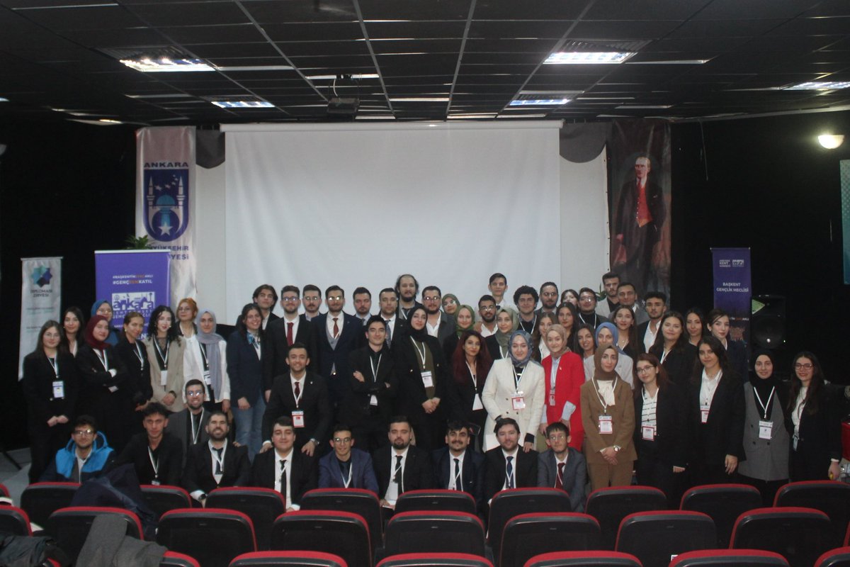 diplomacysummit's tweet photo. 🌟Geride Bıraktığımız VI. Diplomasi Zirvesi!

Gençlerin teorik bilgilerini pratik deneyime dönüştüren bir proje olan Diplomasi Zirvesi, büyük bir coşkuyla 9-10 Mart 2024 tarihlerinde gerçekleşti! 🎉

#DiplomasiZirvesi #GeleceğinDiplomatları #FutureDiplomats #DiplomacySummit https://t.co/zvsDguLNYa