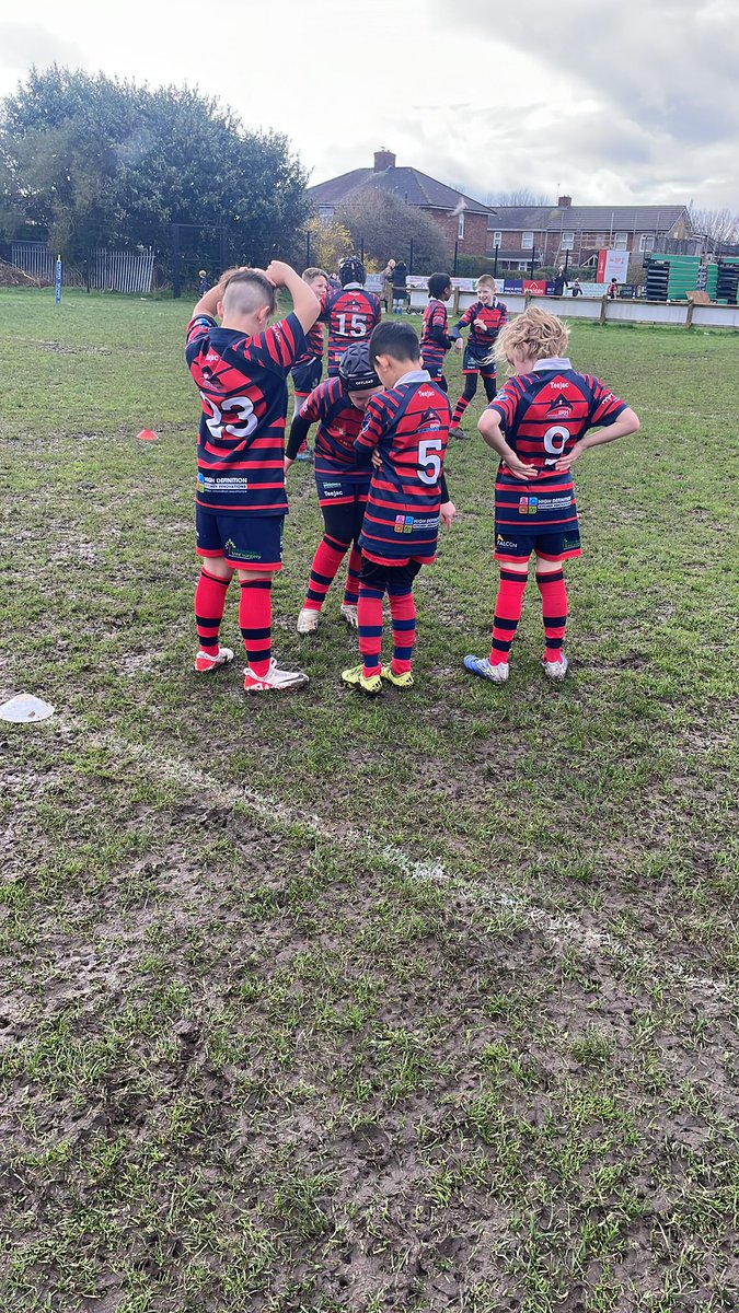 @Oldham_Hour please RT, my son's u10's are looking for new players that want to try the sport. Sam is really enjoying it and making lots of new friends. @Roughyeds #RugbyLeague