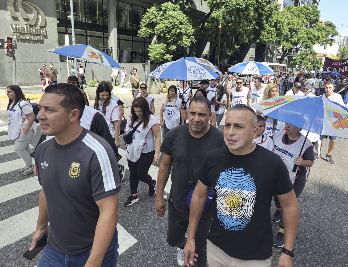 Como cada 24 de Marzo, junto a mis compañeros y compañeras de nuestro gremio, de CGT y las 62 Organizaciones Peronistas dijimos …
 
“Presente, ahora y Siempre” 
En la calle donde hay que estar para recordar a los #Son30000 

#MemoriaVerdadYJusticia