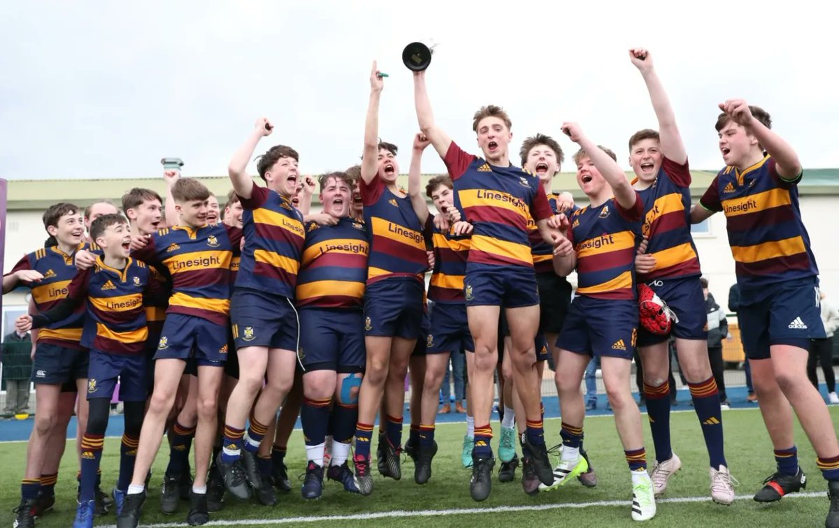 The boys are bringing it home! 🏆 Massive congrats to our U15's who held their nerve against a strong @LansdowneFC team and were crowned Leinster Div 1 champions this afternoon in @ClontarfRugby. FT score Skerries 25 - 12 Lansdowne. @youthsrugby @LeinsterBranch @NELBIRFU