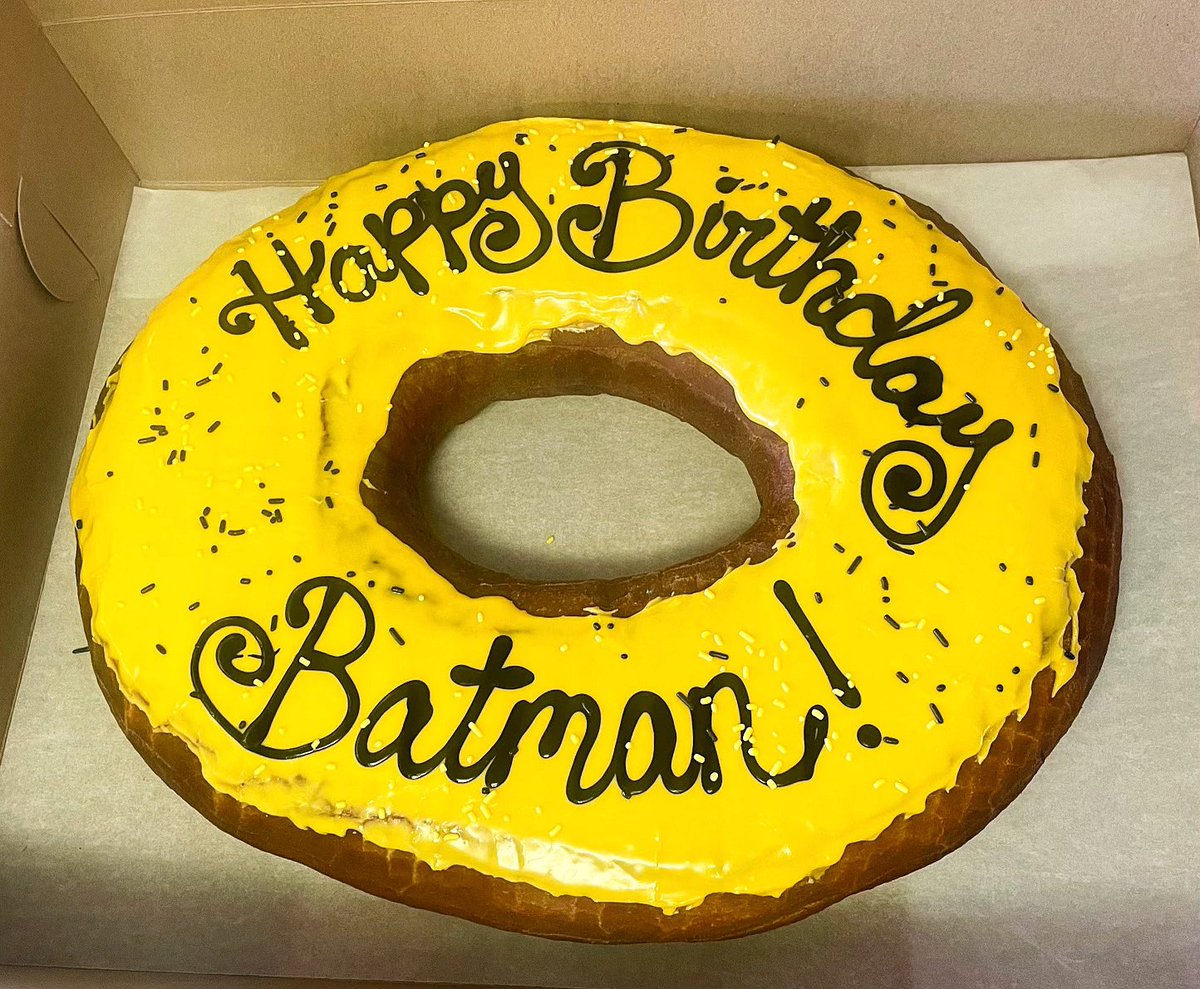 Even Batman gets his celebration doughnut from Fort Findlay!

#birthdaydoughnut #fortfindlay #fortfindlaycoffee #fortfindlaydoughnuts #findlayohio #shoplocal #supportsmallbusiness