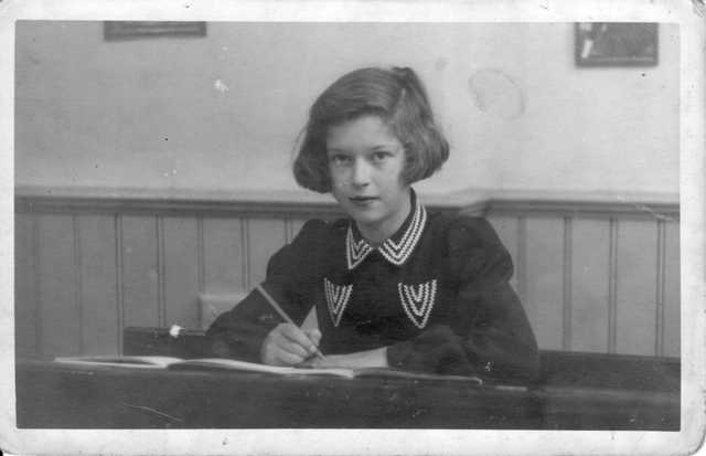 24 March 1930 | Dutch Jewish girl, Louise van den Berg, was born in Bandung (then Dutch East Indies, today Indonesia). She moved to the Hague.

She was deported to #Auschwitz from #Westerbork in December 1942. She was murdered in a gas chamber after arrival selection.