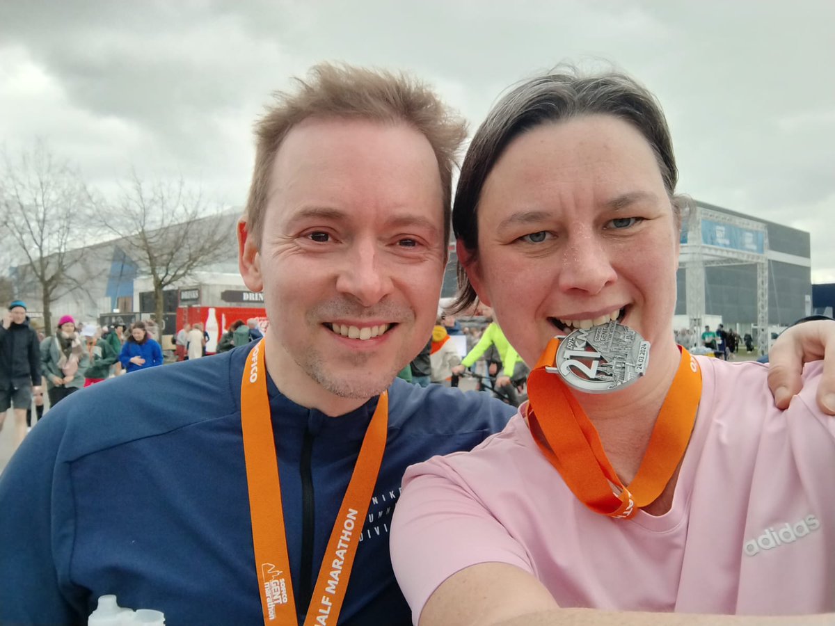 koenraemdonck's tweet photo. Very 'relaxing' Sunday morning activity 🏃‍♂️. Ran the half marathon of Ghent and it went even better than expected 😊. Happy it worked out so well! #SportersBelevenMeer #WorkLifeBalance #SoficoGentMarathon https://t.co/T9D95VwAMi