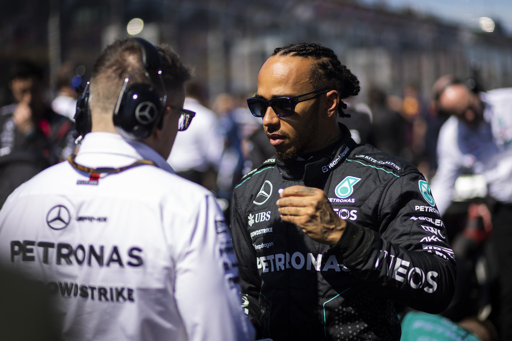 Lewis and Bono on the grid before the race 

#AustraliaGP #AusGP