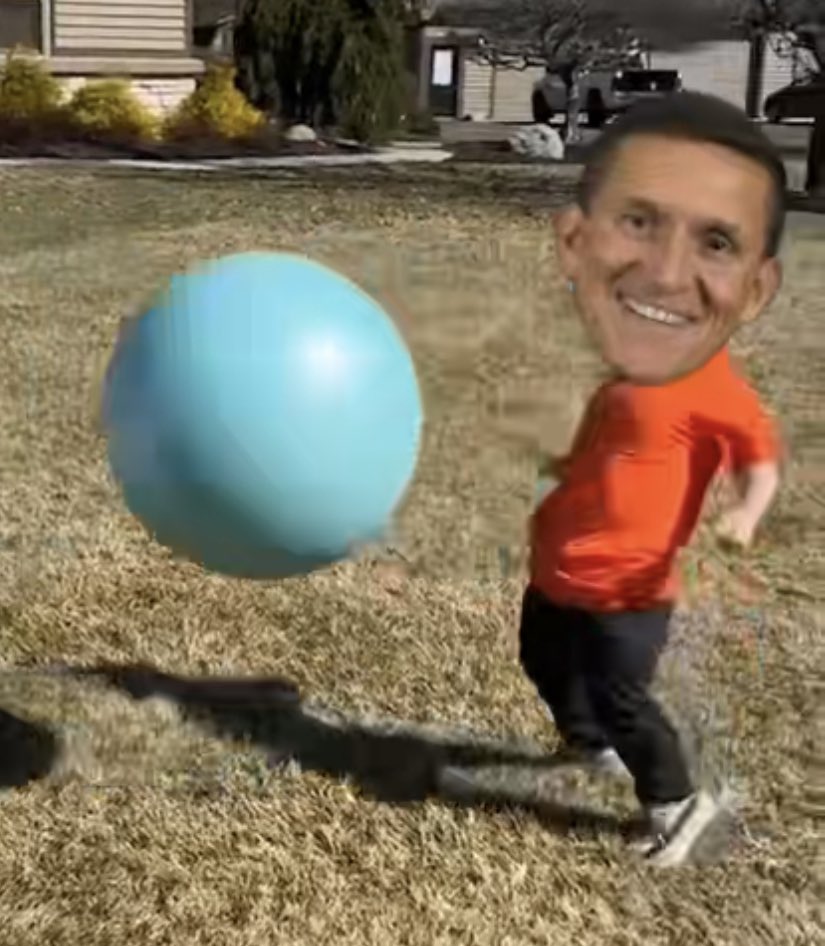AFistfulOfTruth's tweet photo. @GenFlynn I bet they couldn’t make you any taller though… #TooMuchBotox 

#LittleGeneral 👻 https://t.co/frLxv6a5E4