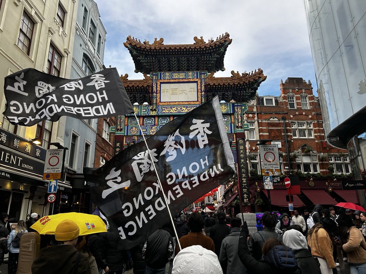 Well a new week is dawning so here is our upcoming events🧵 Been encouraging to see so many friends worldwide out protesting this weekend against the article 23 security law. Worth reading this workshop report on the impacts of the law: soas.ac.uk/about/news/wor… 1/