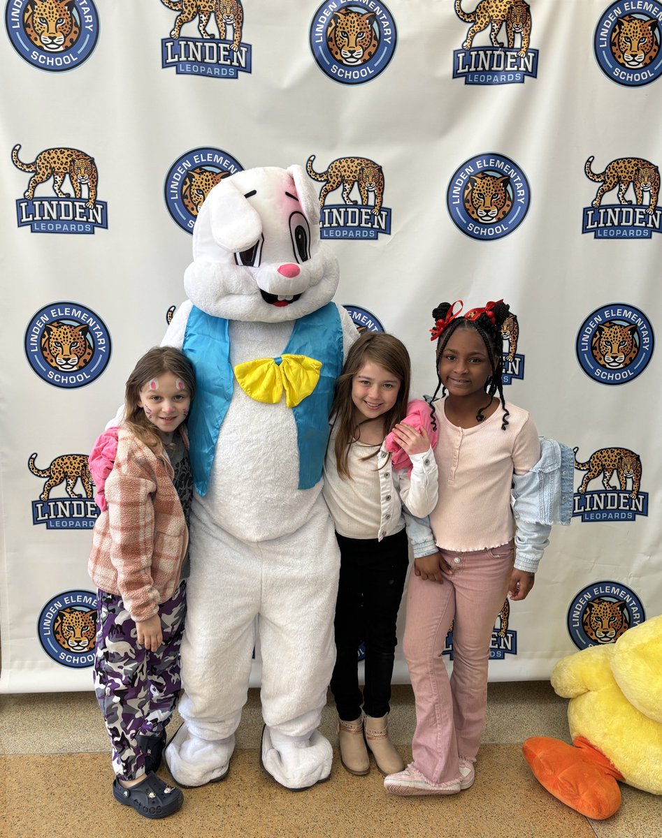 Miss Pellock ♡ tweet media