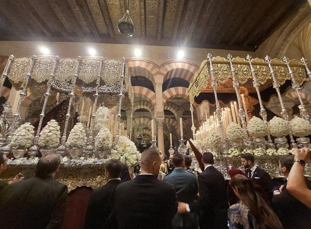 𝑴𝒐𝒎𝒆𝒏𝒕𝒐𝒔...