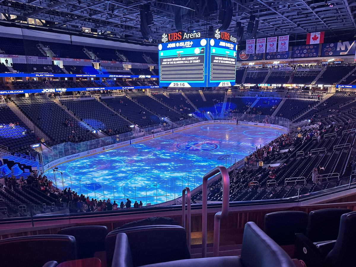 KHandjash's tweet photo. Perching in a suite waiting for the boys to come out. Jash is live tweeting this game before he drinks too much. #njdevils #newyorkislanders https://t.co/Mhh3ZuCvTT