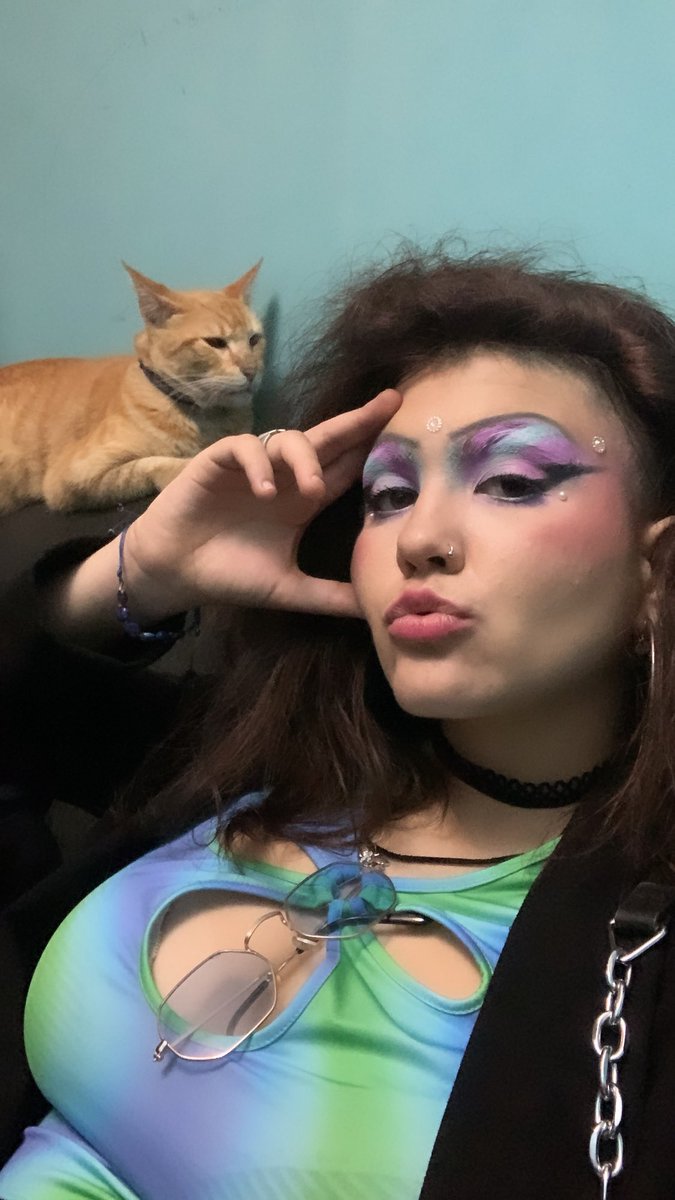 Duliors's tweet photo. Y esto fui yo al llegar a casa, después de más de 3 horas de show con #cielogriswave ✨ https://t.co/2iTbsg8AkE