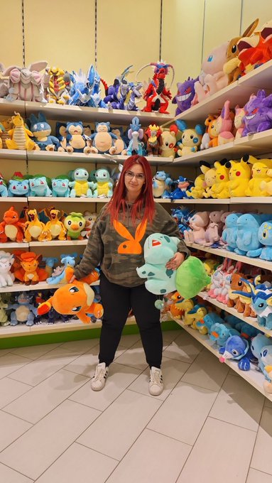 I am going to need you to empty your wallet to me so I can buy all the Pok&eacute;mon.. https://t.co/eDN33d<a href="/tag/palworld"class="tags"><span>#palworld</span></a>