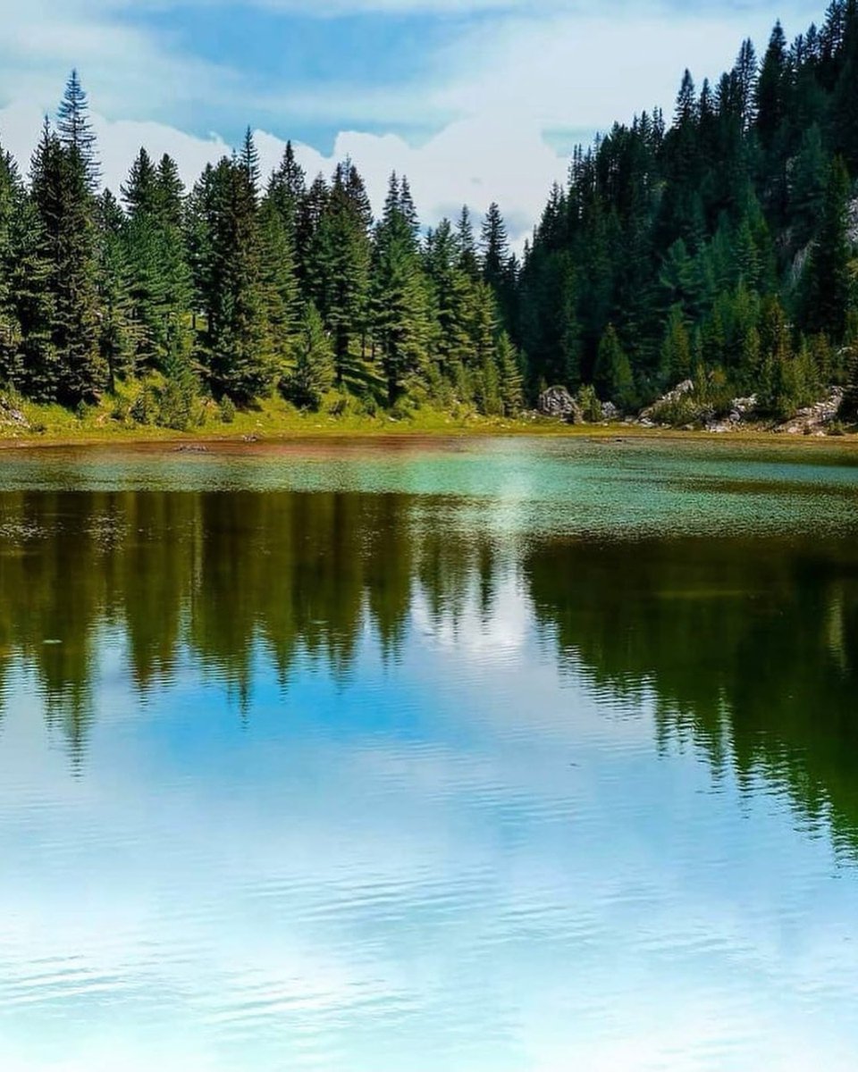 Beautiful Liqenati lake / Rugova 🙏
°
Insta: @dariomentes 
°
#mountains #trails #hiking #peaksofthebalkanstrail #peaksofthebalkans❤️ #travelinspiration #nature #naturelover #outdoors #traveler #uniquenature #besteuropetrip #mountaintrails #kosova #albania #montenegro