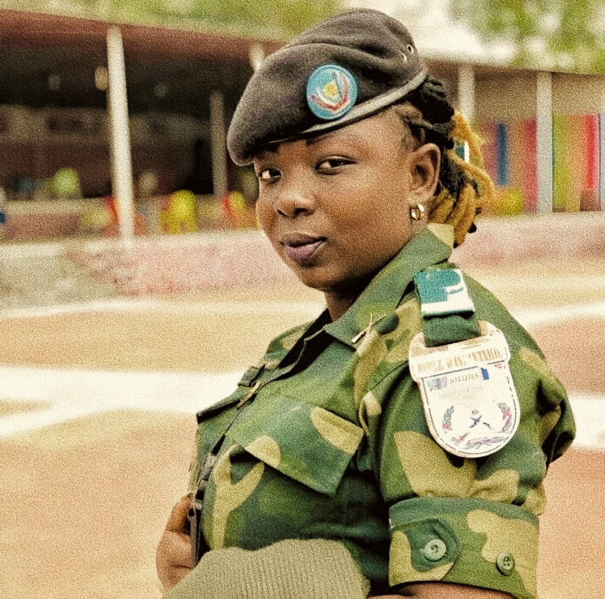 A lady officer from the FARDC proudly wearing the uniform. 🇨🇩

#congo #fardc #military #womensday2024 #kongo #fardcarchives #ponabendele🇨🇩