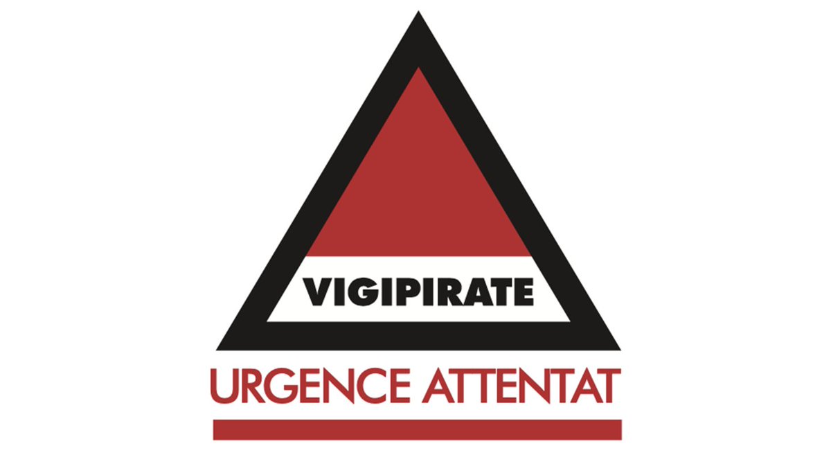 🇫🇷 ALERTE INFO - Le plan Vigipirate est relevé au niveau 'urgence attentat'. (gouvernement)