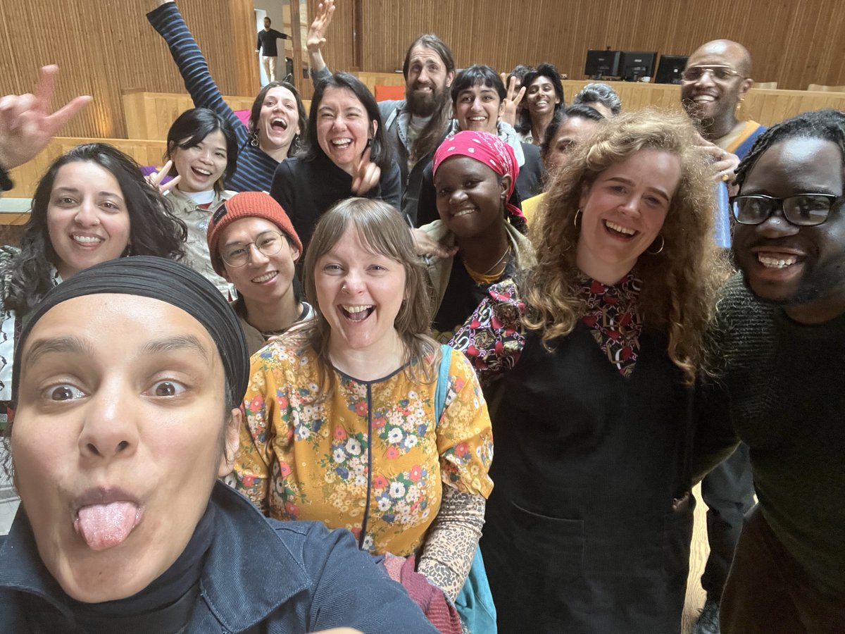 ਇਮਨਦੀਪ ਕੌਰ | Imandeep Kaur (@immykaur) on Twitter photo What started out as me <a href="/annafrancisart/">anna francis</a>, <a href="/rebeccamdavies/">Rebecca Davies</a> and @danielyep turned into our very own Oscar’s selfie. What started out as me <a href="/annafrancisart/">anna francis</a>, <a href="/rebeccamdavies/">Rebecca Davies</a> and @danielyep turned into our very own Oscar’s selfie.