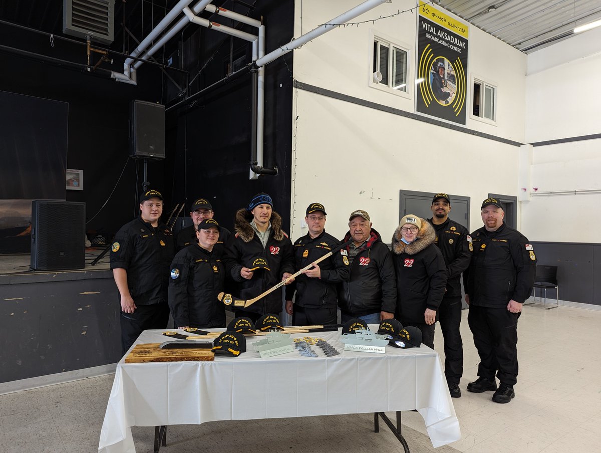 Today in Rankin Inlet, Nunavut, members from #HMCSWilliamHall and the Kivalliq Inuit Association held a ceremony with local community members to mark the beginning of their Affiliation with the Kivalliq Region. 🤝Nakurmiik #WeTheNavy