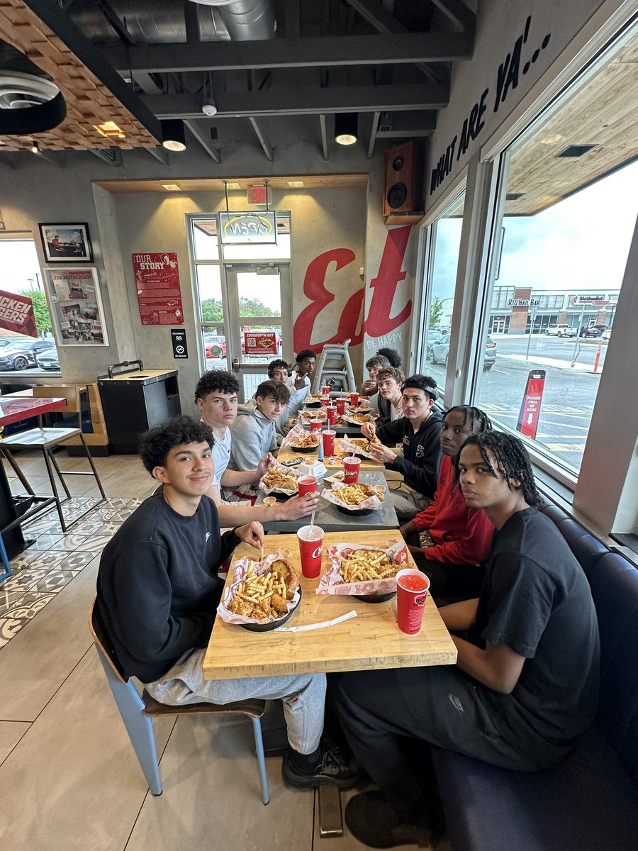 SAFutureEast's tweet photo. @ProSkillsSATX 2025 Black #TeamBonding 
After team’s 1st W of the season in blowout fashion 🏀⚫️🔴 #FAMILY #OnAMission #JustUs https://t.co/2vIGUJsjE9