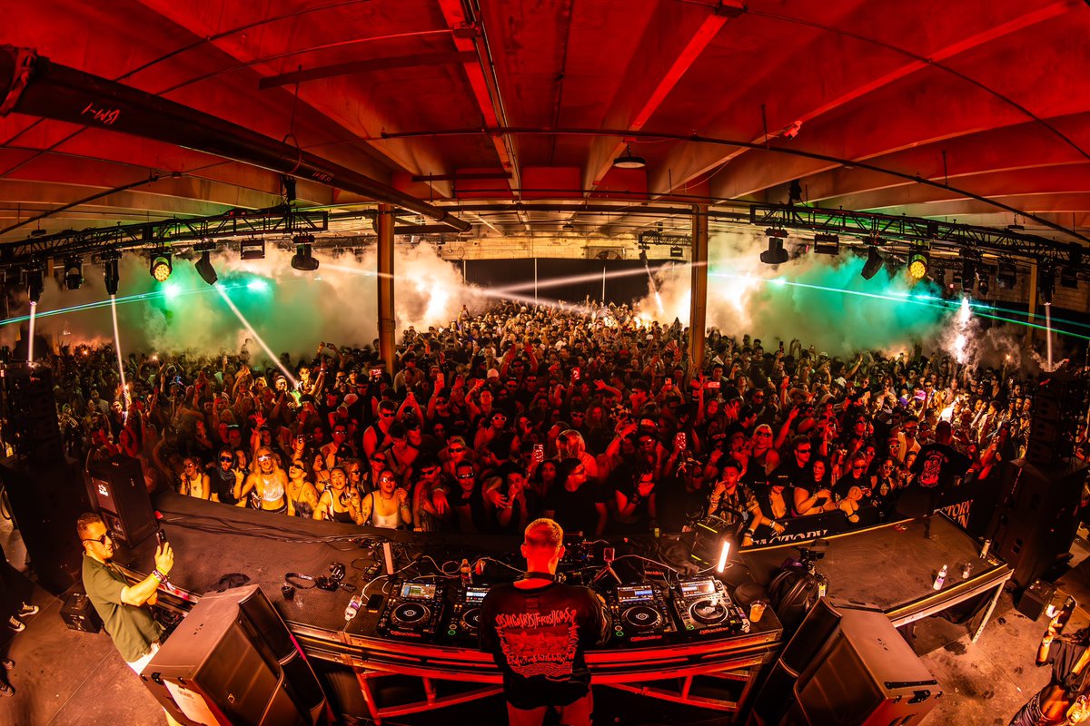 Elibrownbeats's tweet image. factORy tOWN shut dOWN 🥵@FactoryTown_