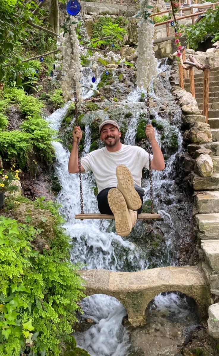 Melek gibiydin şimdi gerçek bir melek olup hak ettiğin cennetine yükseldin canım kardeşim.
Ruhun şad olsun. Her zaman benimle benim yanımda olacaksın. Seni seviyorum ve her zaman seveceğim.. olduğun yerde bekle beni sana anlatacak çok şeyim birikmiş olacak...
#meleklerinyanında