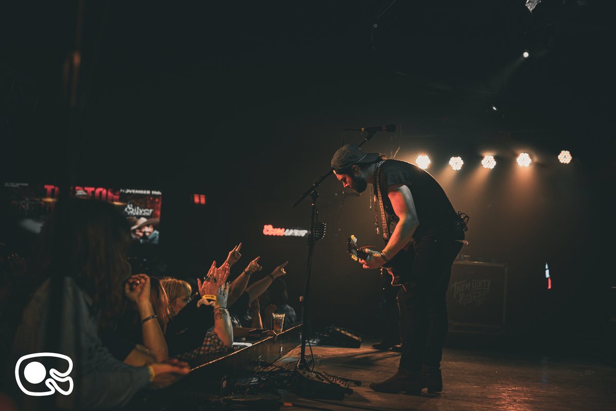 Them Dirty Roses tweet media