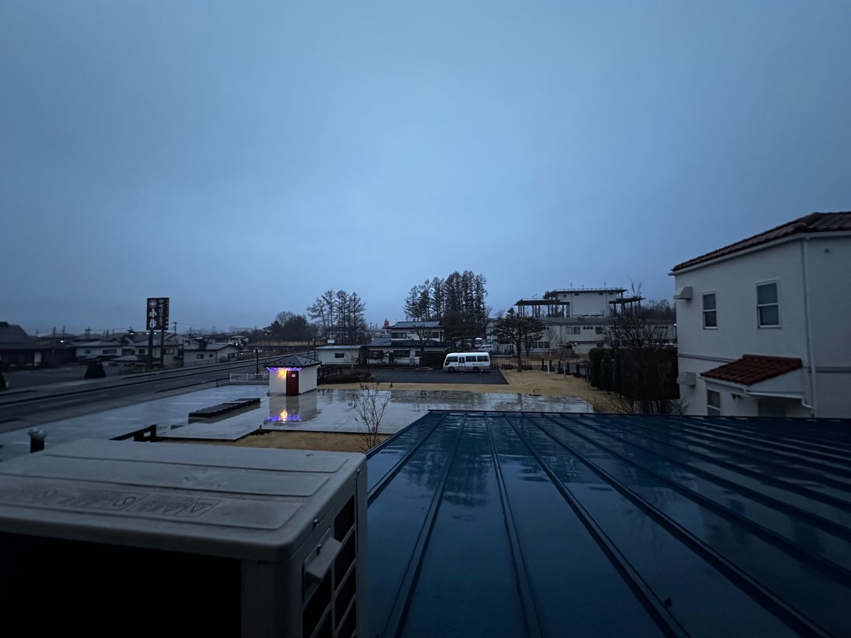 KWE_Official_'s tweet image. 【合宿３日目】
今日は本番の時程を行う「ゲネプロ」を行いました！
通しで２時間の演目をこなすのはなかなかのハードワークでしたが、やりきりました♪

日の出とともに(？)起床です！
おはようございます！

#海城 #海城吹奏楽団 #KWE #吹奏楽 #高校生 #青春 #合宿 #定期演奏会