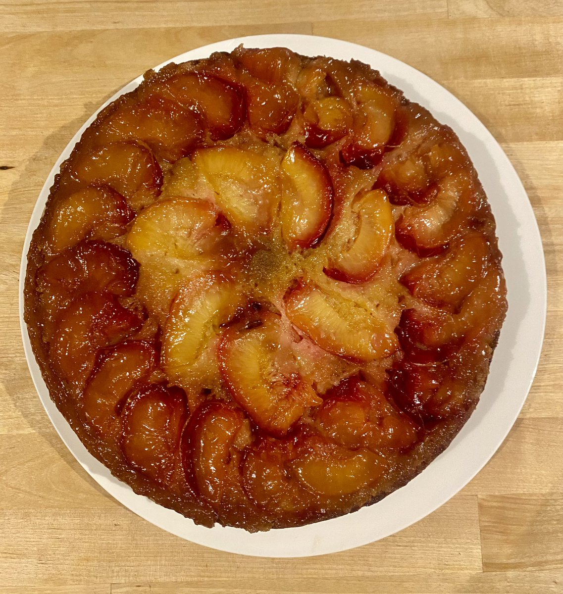 Hey_Sim_One's tweet photo. Hey friends! All this week I’ll be baking & posting pics of my cakes. I’m raising money for kids in Gaza through @unicefaustralia #CookForKids
First one of the week is upside down plum cake 😋
If you’d like to donate, the link is below ❤️ TIA 🙏🏻 https://t.co/8nsYm7PXrR