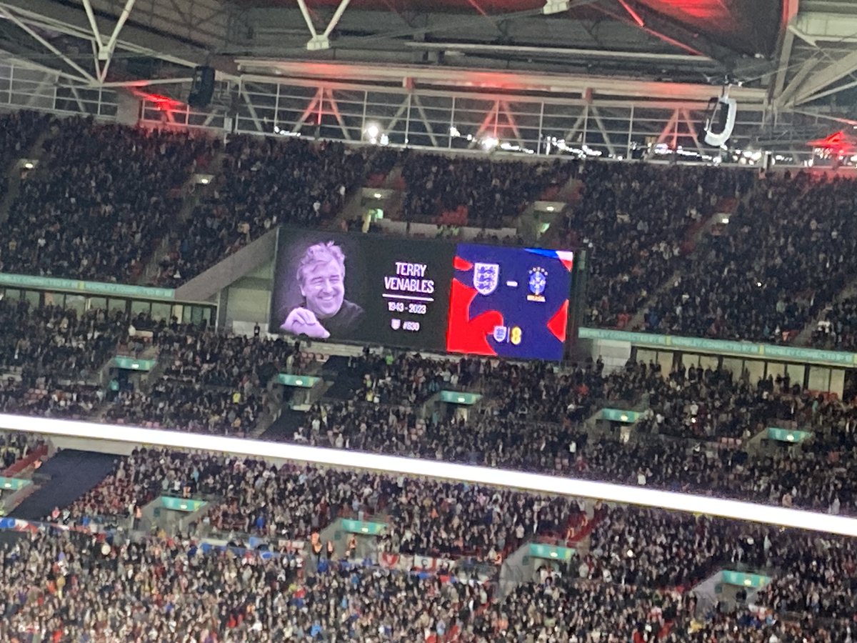 PhylaStyne's tweet image. This was a right touch remembering El Tel at Wembley last night, one of my favourite managers!