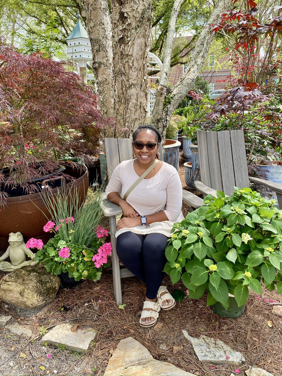 MarriedNavy's tweet photo. HELLO Spring. Signed a Florida girl💛 https://t.co/ZkG8ROjs6o