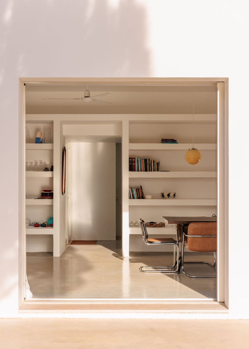 Arqenblanco's tweet photo. Casa en Melides - José Adrião Arquitetos 
Imagen: Francisco Nogueira 
________________________________
#joseadriao #francisconogueira #melides #portugal #arquitecturaportuguesa #arquitecturaportugal #arquitecturaenblanco #arquitectura #proyecto #archdaily #architectureinwhite https://t.co/TMq57aB6Jy