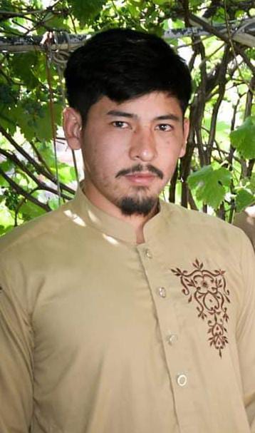 balochi5252's tweet image. گلگت بلتستان کا نوجوان آصف جو پچھلے 320 دنوں سے اڈیالہ میں قید ہے اسی معصوم بچی کا ویڈیو بیان۔
تمام لوگ اسکو پھیلائیں اور آواز اٹھائیں۔