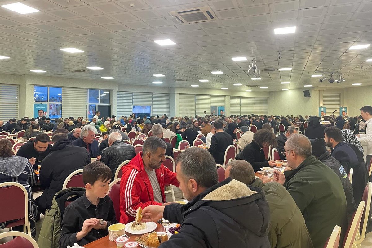 av_zafermutlu's tweet photo. 📌Yeniköy İftar Programımızı çoşkulu bir şekilde gerçekleştirdik.

Yarım kalan hikayemizi tamamlamaya çok az kaldı.

Hep Birlikte Samimiyetle yönetilen bir Başiskele ❤️☘️ https://t.co/omG21NSldl