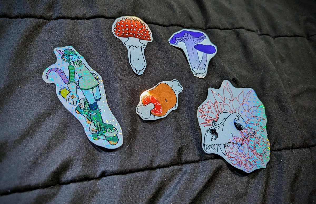 StreetRatArt's tweet photo. New items including some test prints are online from our remaining TFF stock! Jay sold out of a few stickers &amp; smaller sizes in some shirts.

Red prints are UV reactive.
Get your shirts or sweats now from these limited prints before they run out!
https://t.co/IVRLYB7fBo https://t.co/fMEJJBywXI