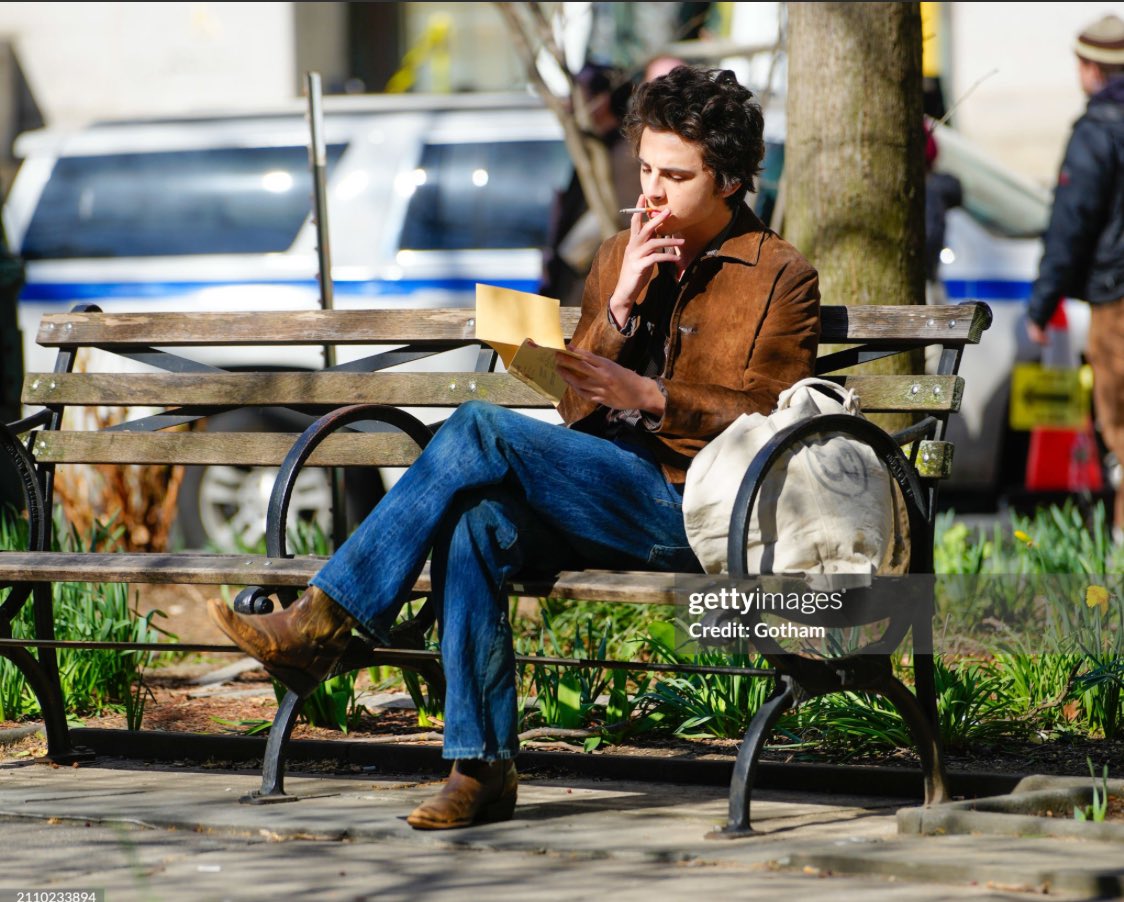 acufilmnews's tweet photo. Timothée Chalamet filming “A Complete Unknown” in NYC today! 

#acompleteunknown https://t.co/v5wUtIs86s