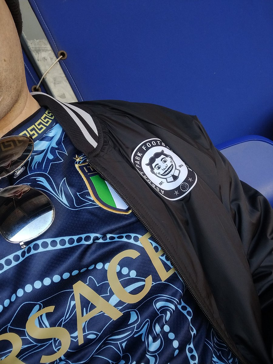 ilikebeet's tweet photo. Update: Not Italian. Not from NJ.  And certainly Not Real Versace. https://t.co/86VdUfW1V1