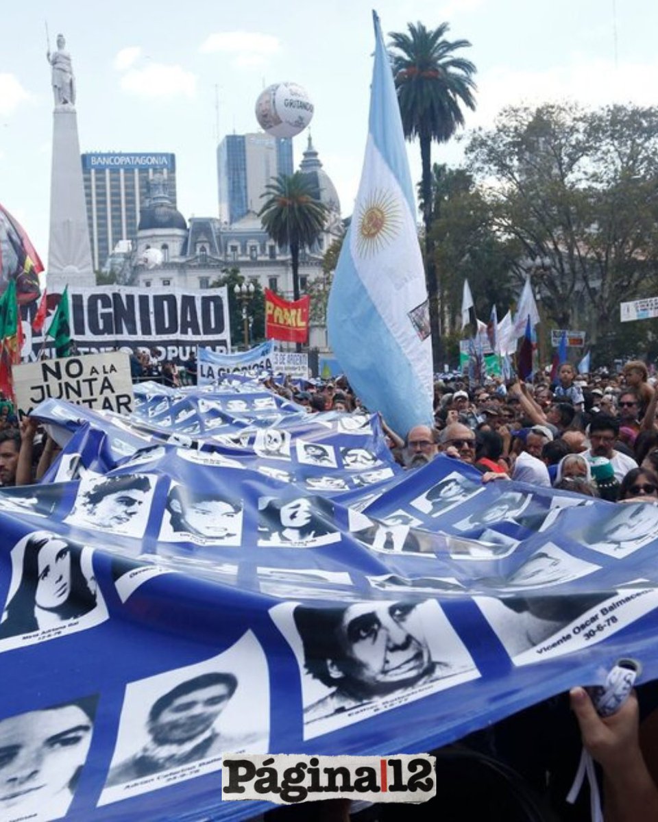 pagina12's tweet photo. UNA MULTITUD DIJO NUNCA MÁS
Miles de personas se movilizaron a Plaza de Mayo para conmemorar el Día de la Memoria, cuando se cumplen 48 años del último golpe cívico militar eclesiástico. 

📸: Leandro Teysseire y Enrique García Medina

https://t.co/7xSHmNCTBG https://t.co/EZAfn28TOq