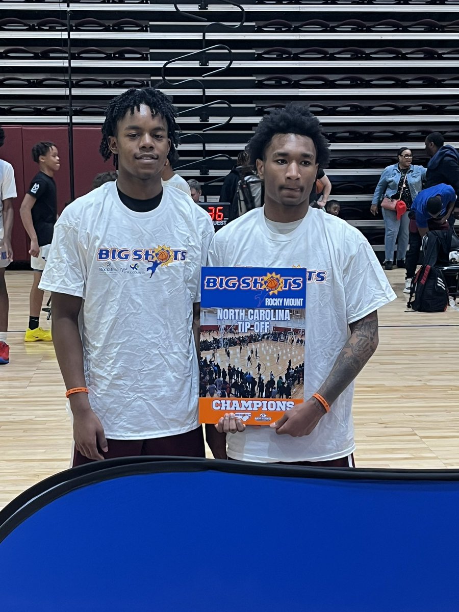 #BIGSHOTS #NCTipOff

🏆17U SLAM CHAMPIONSHIP🏆

🏆 Champs: Team Unshakeable - 82 
#1 Syncere Burnett - 24 pts, Co-MVP
#0 Jameen Moore - 22 pts, Co-MVP

Runner ups: Team Wall - 67

<a href="/BigShotsGlobal/">BIG SH🏀TS</a>