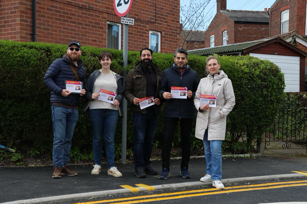 It was lovely to speak to residents today. Your councillors have picked up some casework to pass onto Highways, and of course, lots of support for Labour!