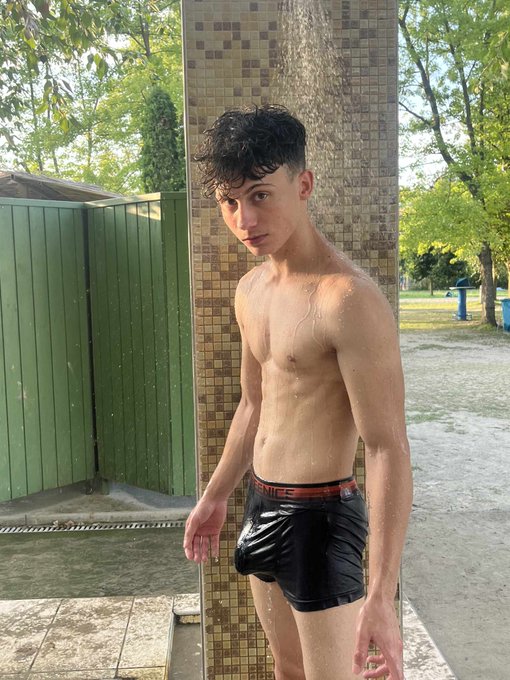 Walk with me? https://t.co/ZQW4h6PAlR