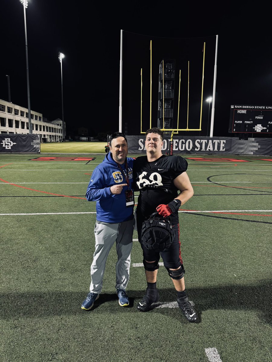 Thank you to the <a href="/AztecFB/">San Diego State Football</a> staff and <a href="/CoachRLindley/">Ryan Lindley</a> for the great visit and hospitality.   It was great seeing former <a href="/PadreFootball_/">Serra Padres Football</a>  lineman <a href="/ryansilver05/">Ryan Silver</a> at the next level.