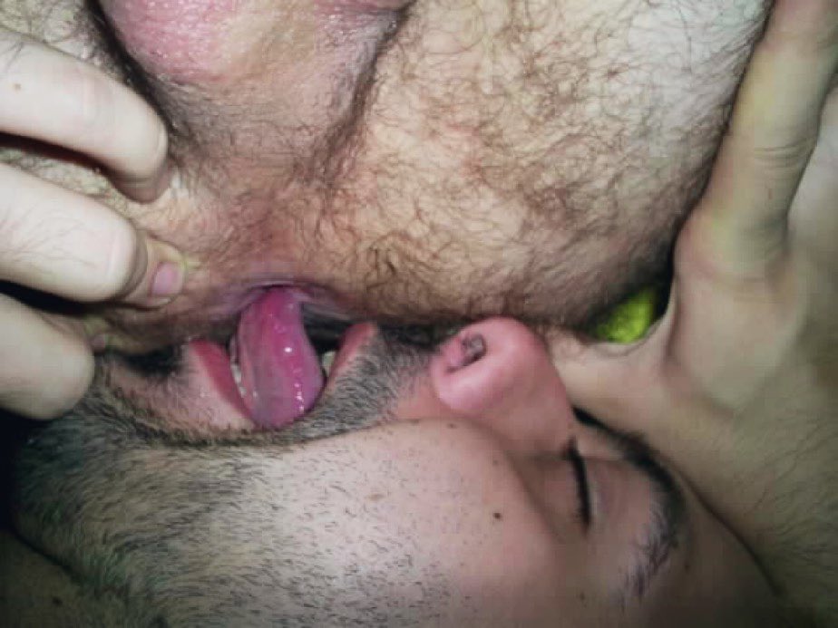 dilf2050's tweet photo. Licking it loose https://t.co/Knb8NHfIUV