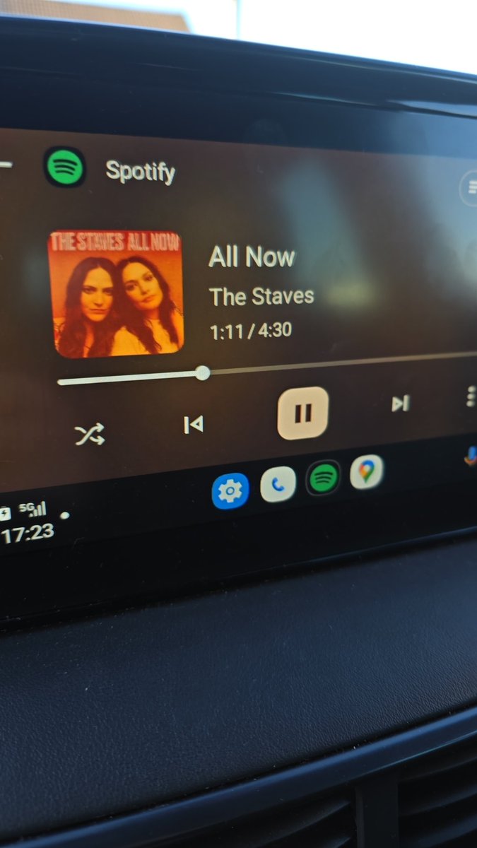 Great day yesterday catching @thestaves new album launch in Glasgow and hearing some of the new songs from #AllNow. Looking forward to seeing them again in May but for now my new playlist is sorted.